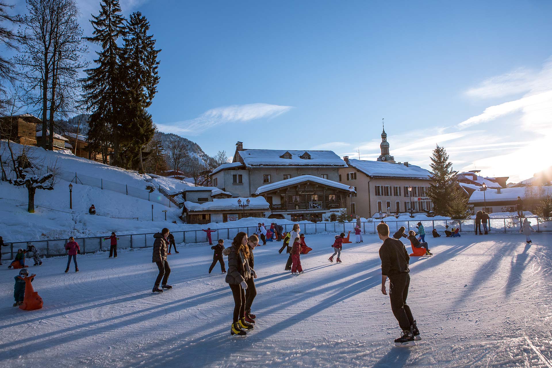 sports-hiver-patinoire-megeve_01