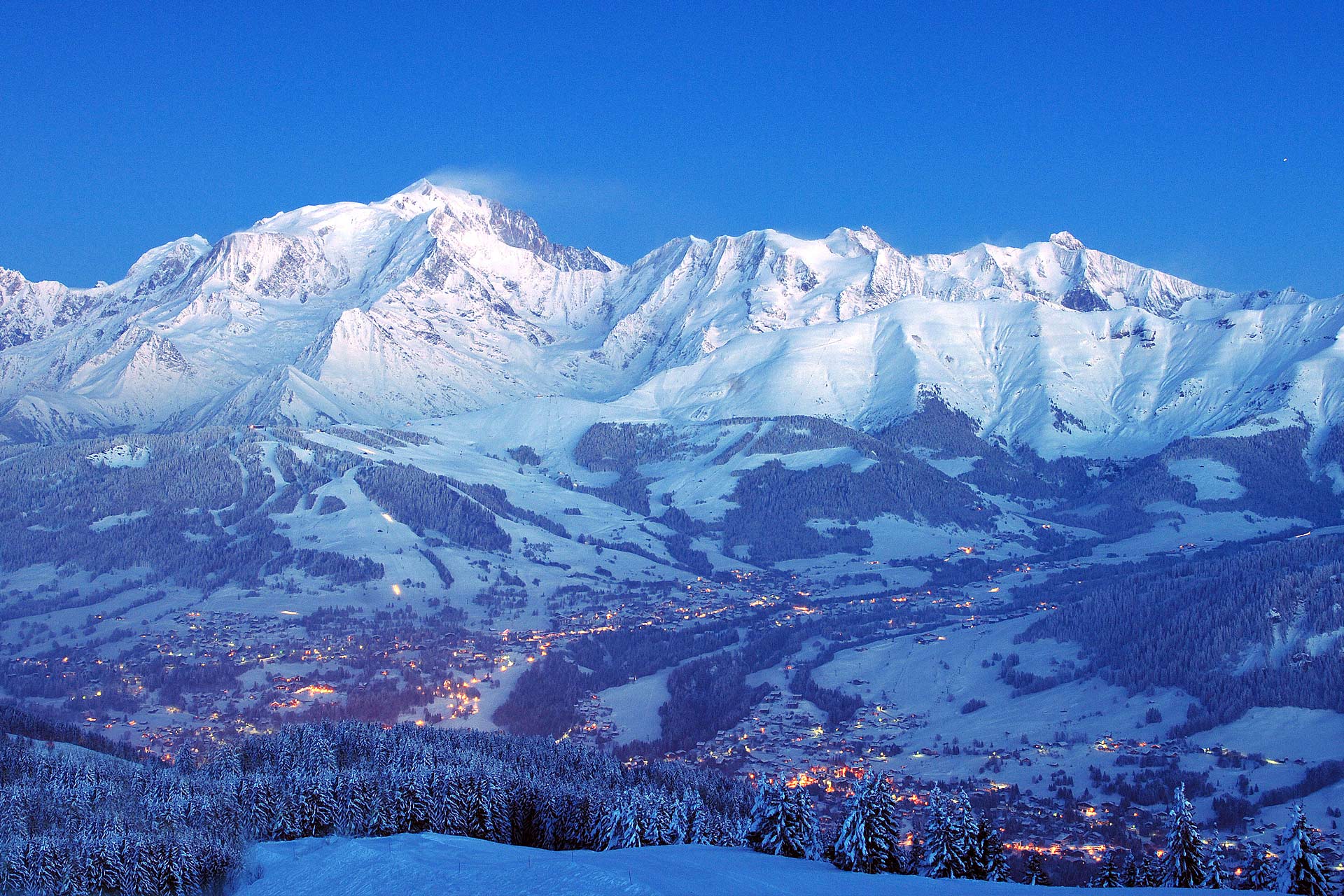 megeve-aube-domaine-vue-mont-blanc