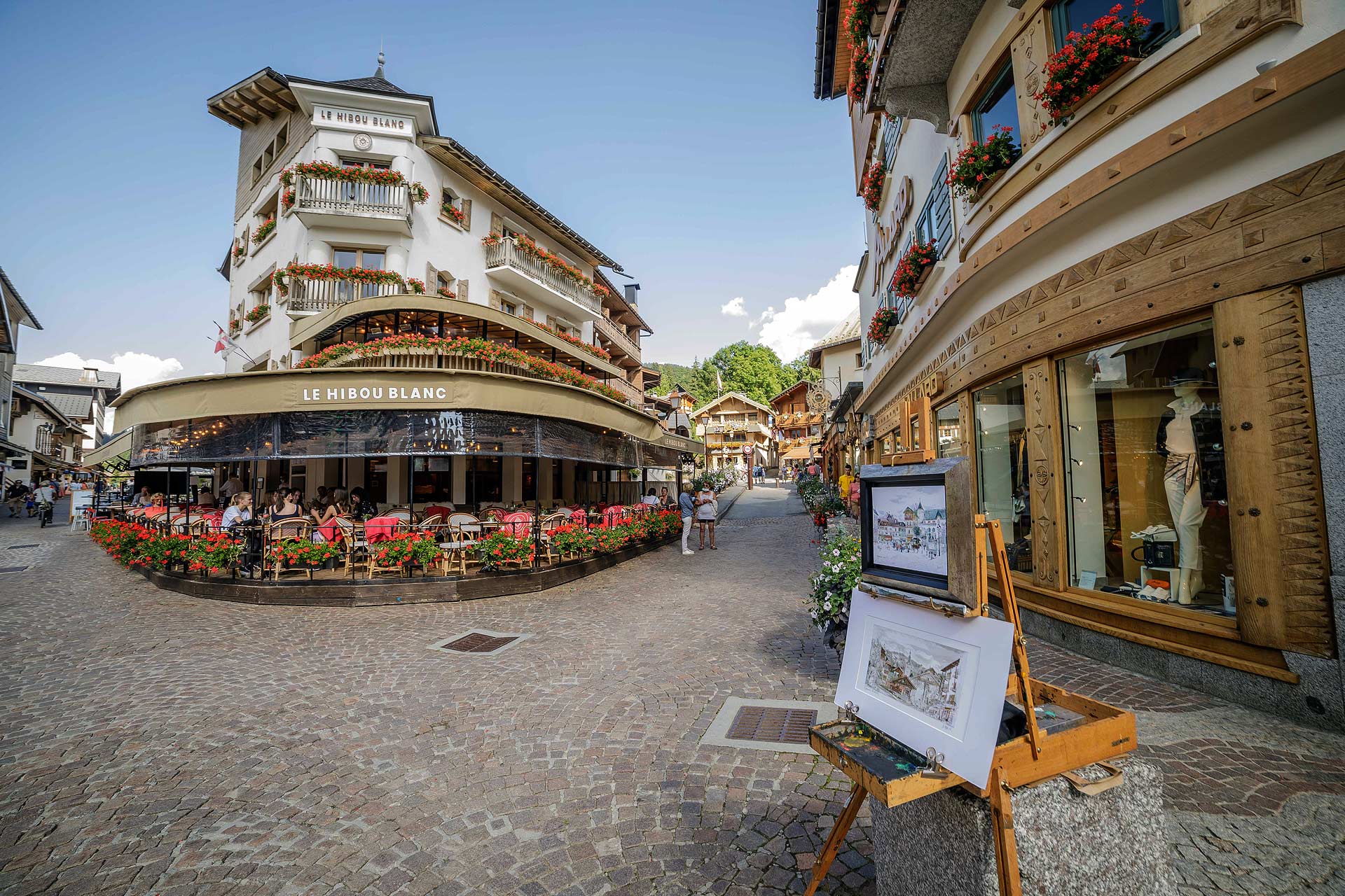 Megeve-Ete-Village-Center-Eule-weiß