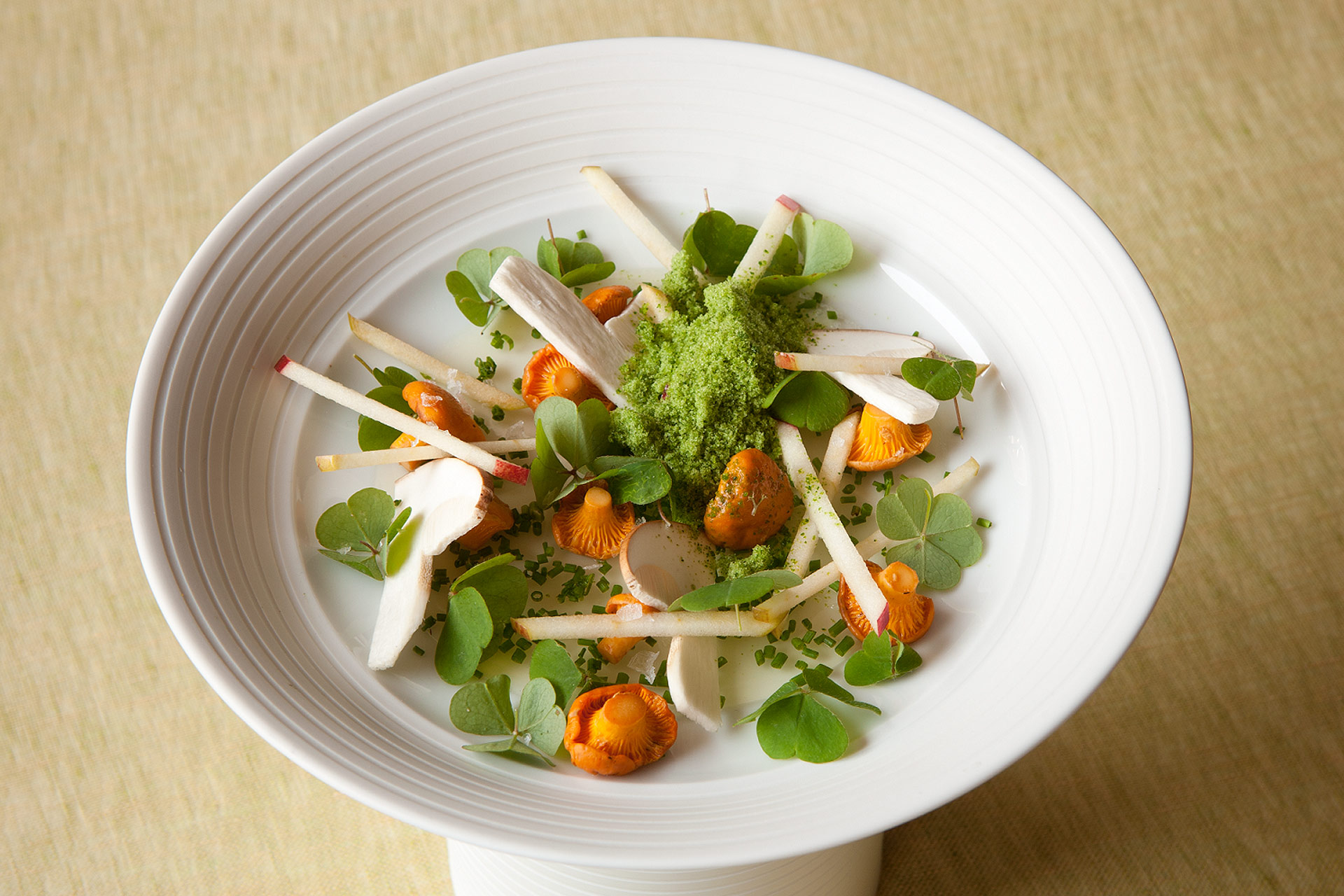 recipe-girolles-melisse-oxalis-emmanuel-renaut