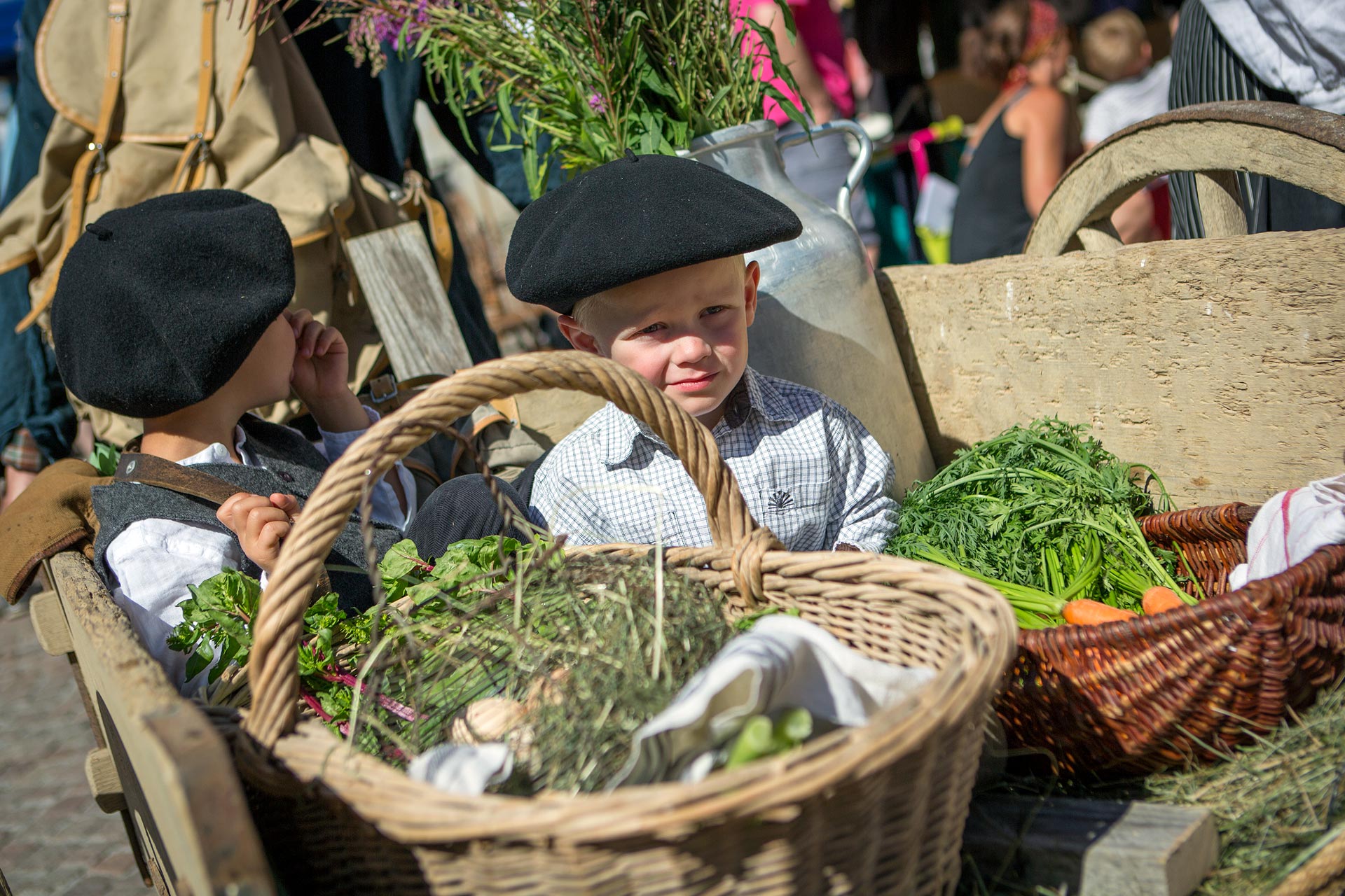 children-market-culture-megeve-summer