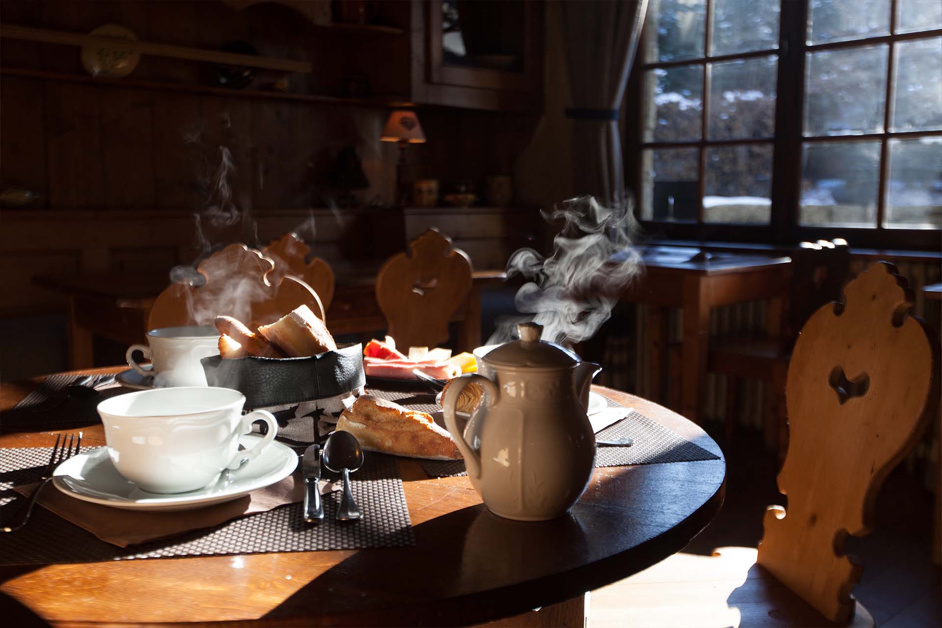 Petit déjeuner au Coin du Feu