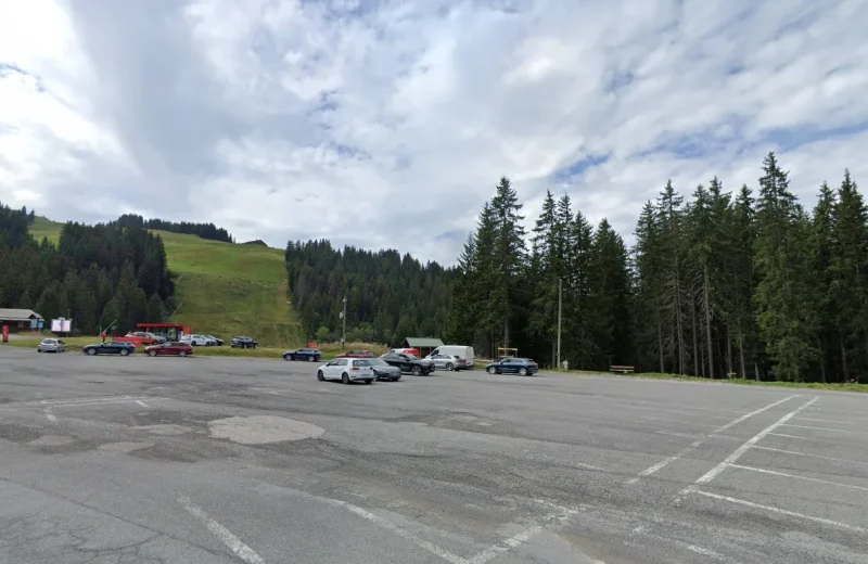 Parking aérien de la Cote 2000
