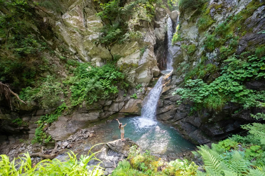 cascade Belle au Bois été