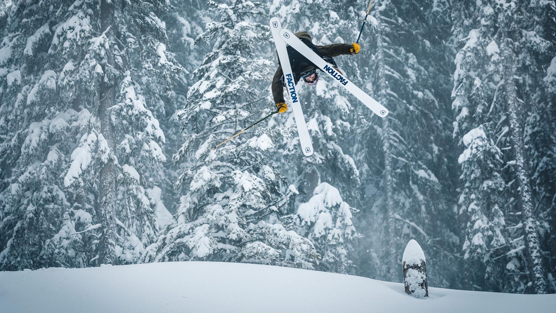 Freestyle Skiing Wallpaper