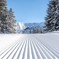 pista-da-sci-preparata-megeve-mont-blanc-1024×683