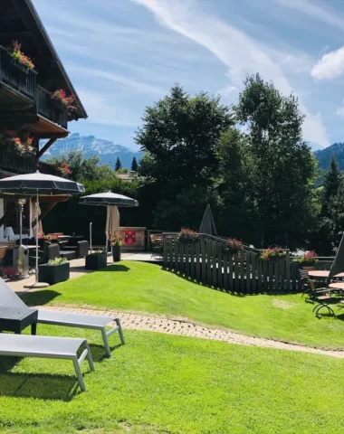 jardín de la terraza del hotel