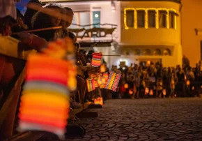 Incendio di Saint-Jean nella piazza del paese