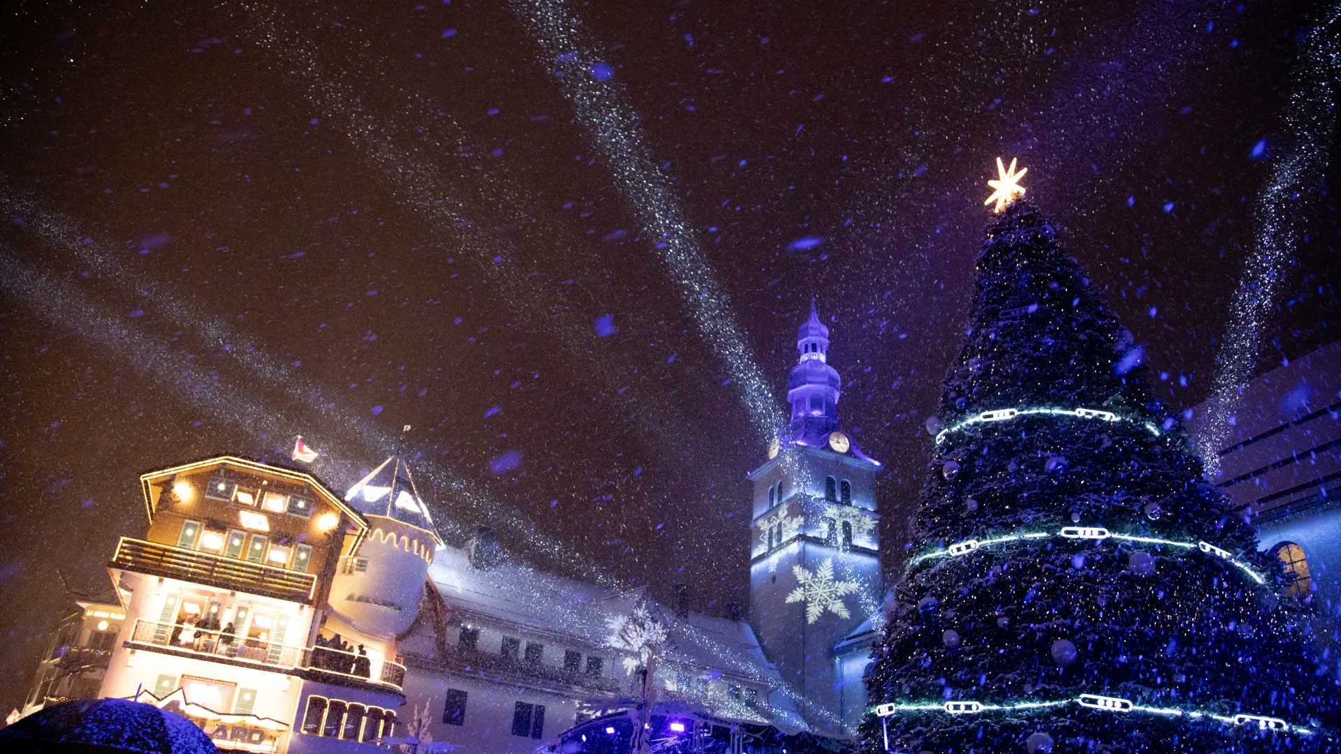 spectacle son et lumières lors de l'illumination du sapin
