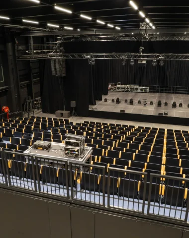 vu des gradins de la salle mageva l'espace de congrès du palais