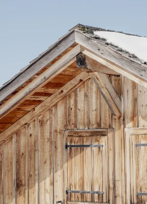 façade d'un chalet en bois