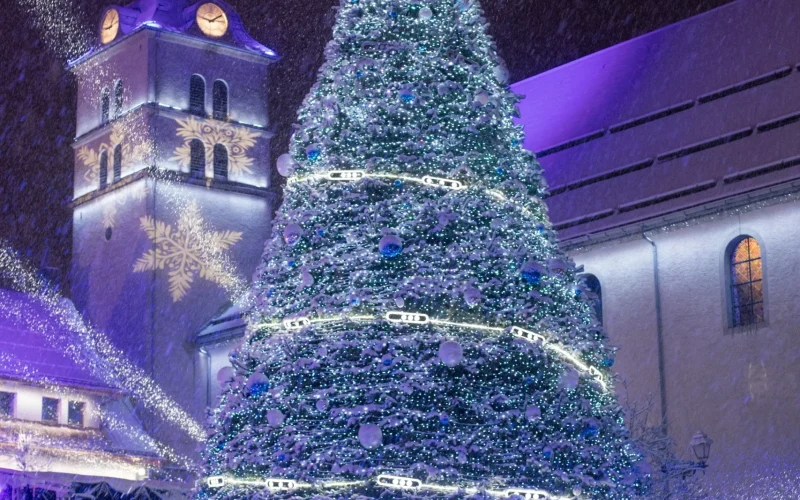 Sapin de noel de Megève sur la place