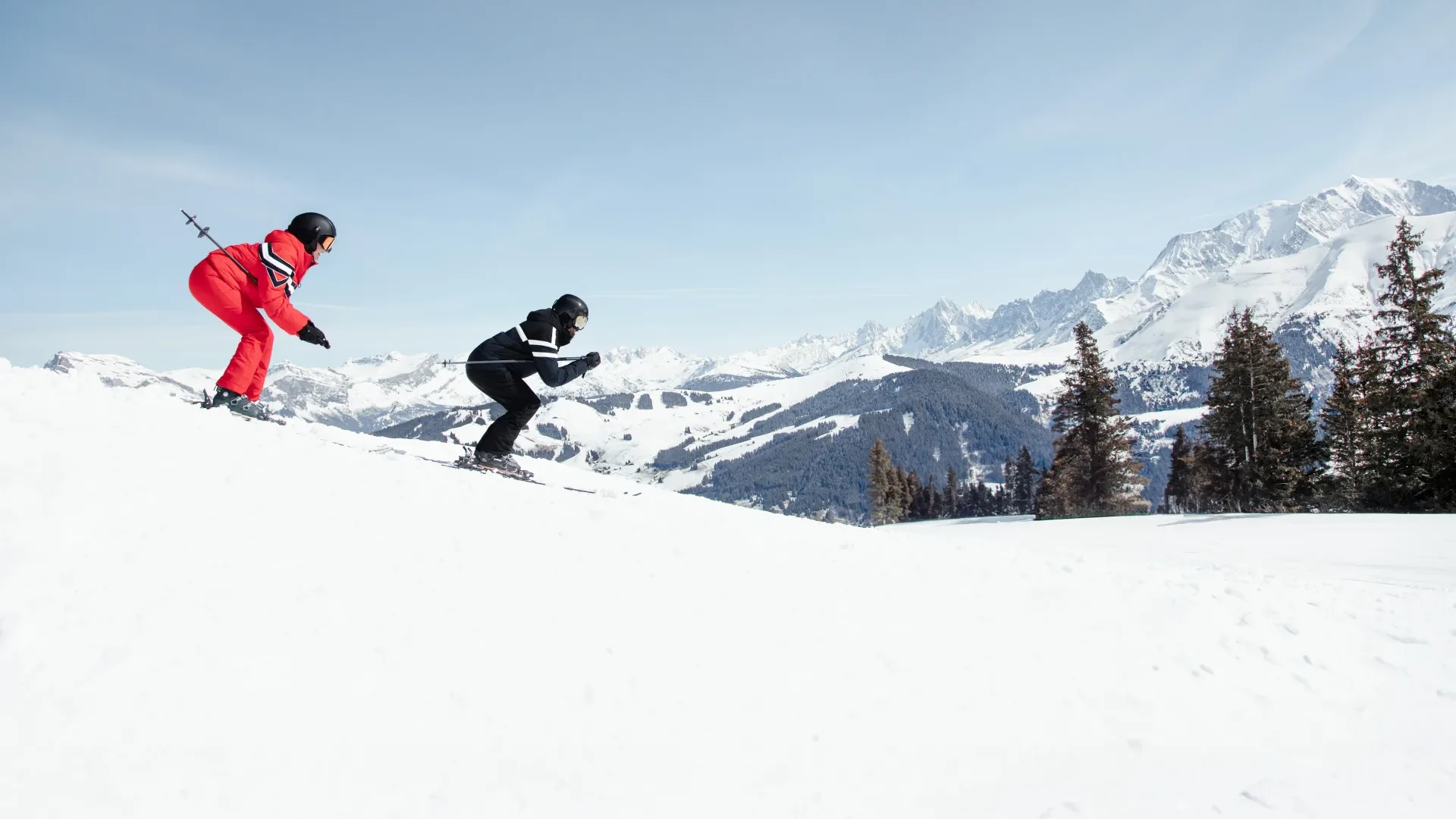 deux skieurs dans la neige