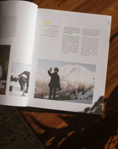 magazine megève mag ouvert sur un article