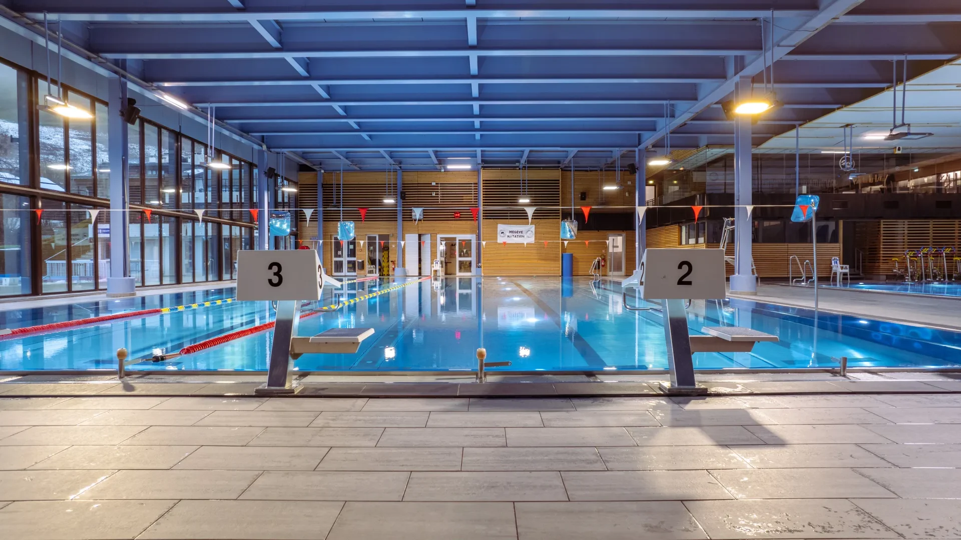 piscine intérieure du palais des sports à megève
