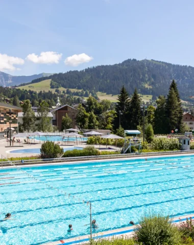 piscine olympique extérieur du palais des sports à megève