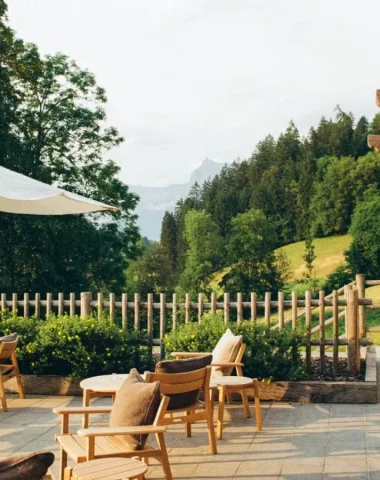 Terrasse de restaurant avec vue nature à Megève